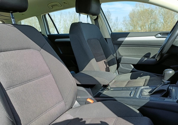 Volkswagen Passat cena 52000 przebieg: 198795, rok produkcji 2015 z Gubin małe 277
